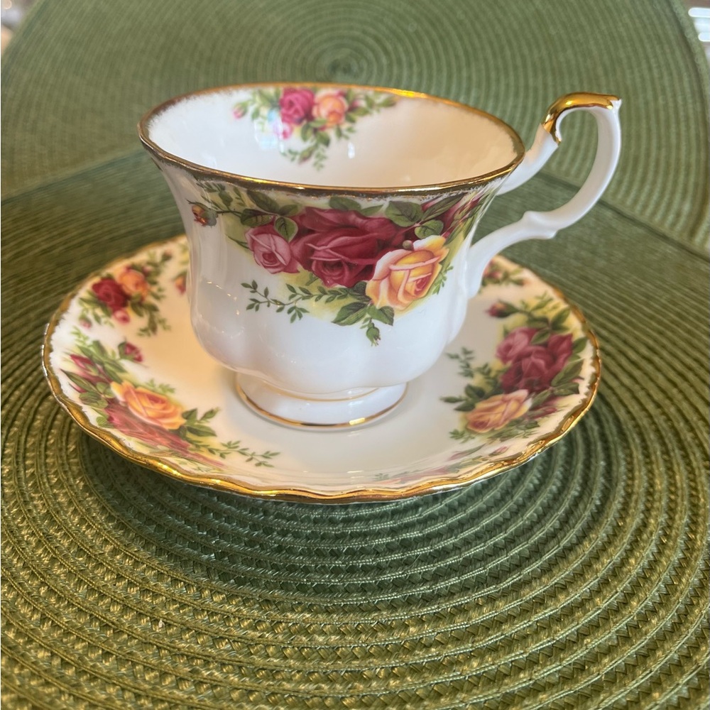 Royal Albert Old Country Roses teacup and saucer, new and unused from Belks